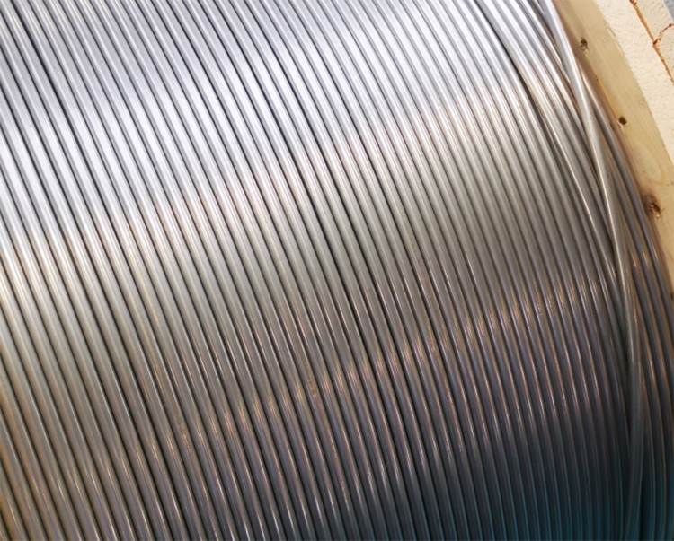 Stainless steel pipe for gas and oil